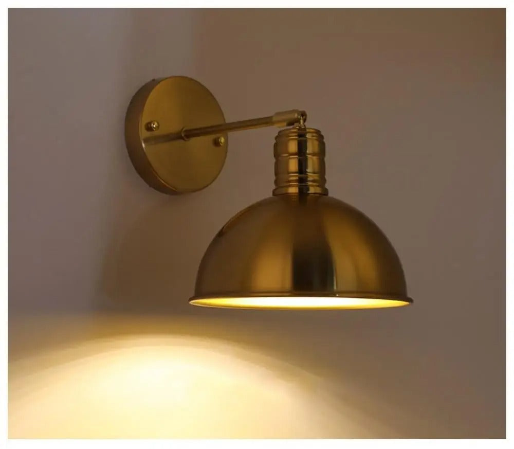 Antique-Style Arm-Mounted Wall Lamp With Brass Shade